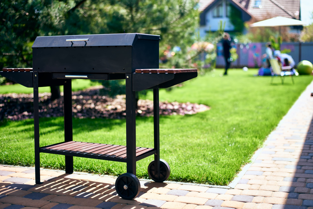 ¡Sorprende a papá con estas ideas de patios con asador!